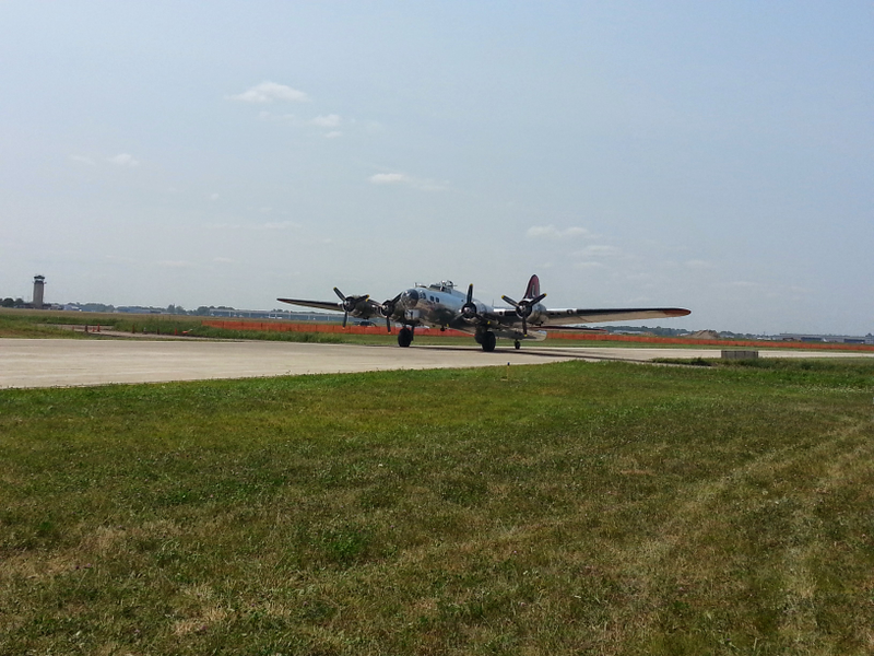 Illustration for article titled Thunder Over Michigan PHOTODUMP